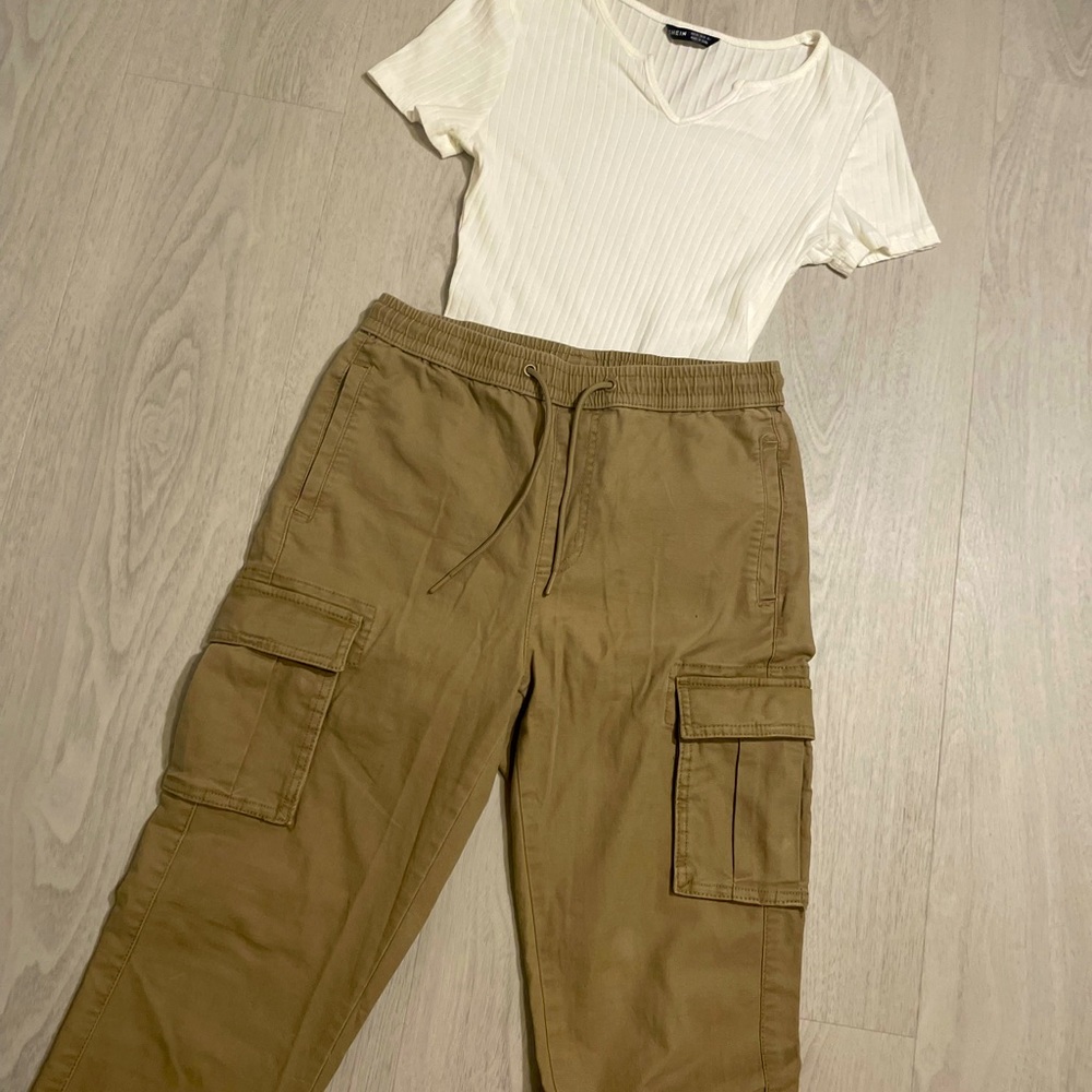JUNIOR’S CARGO PANTS ONLY**